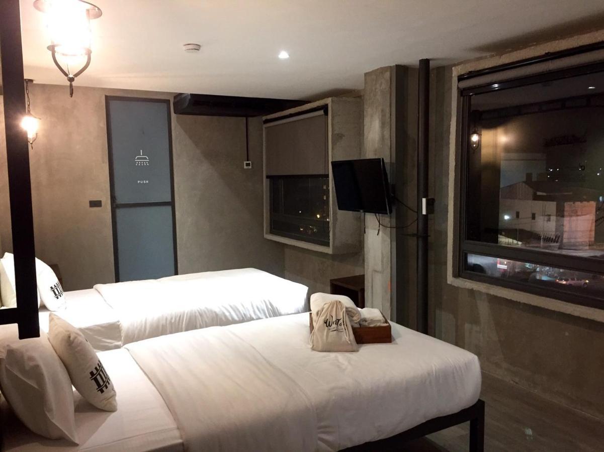 Westory Design Poshtel Otel Kanchanaburi Dış mekan fotoğraf